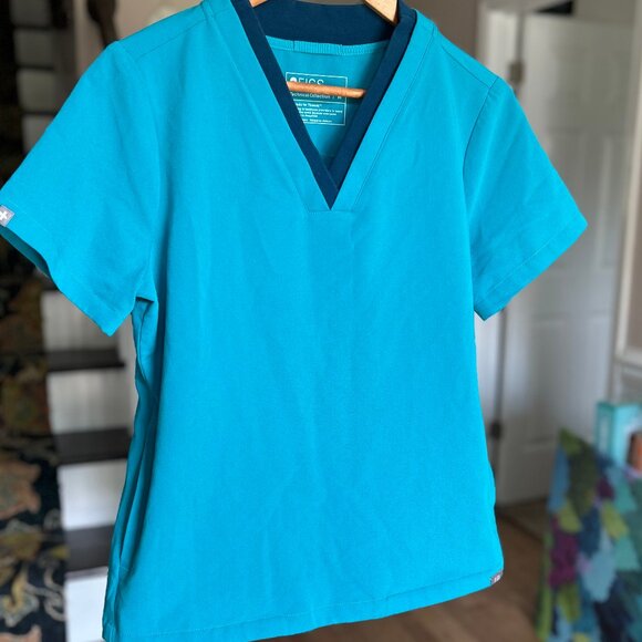 FIGS Oran Scrub Top V Neck Turquoise w/ Navy Trim and Slash Pockets Womens Sz M - Picture 7 of 7